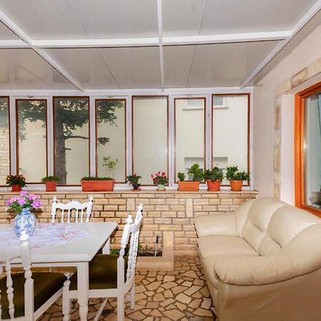 3 Bedroom Beautiful Apartment In Senj เซนญ์ ภายนอก รูปภาพ