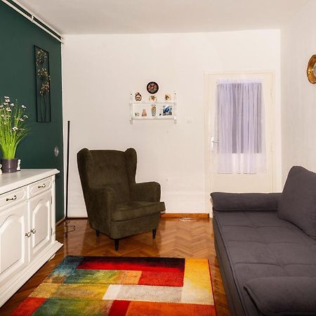 3 Bedroom Beautiful Apartment In Senj เซนญ์ ภายนอก รูปภาพ