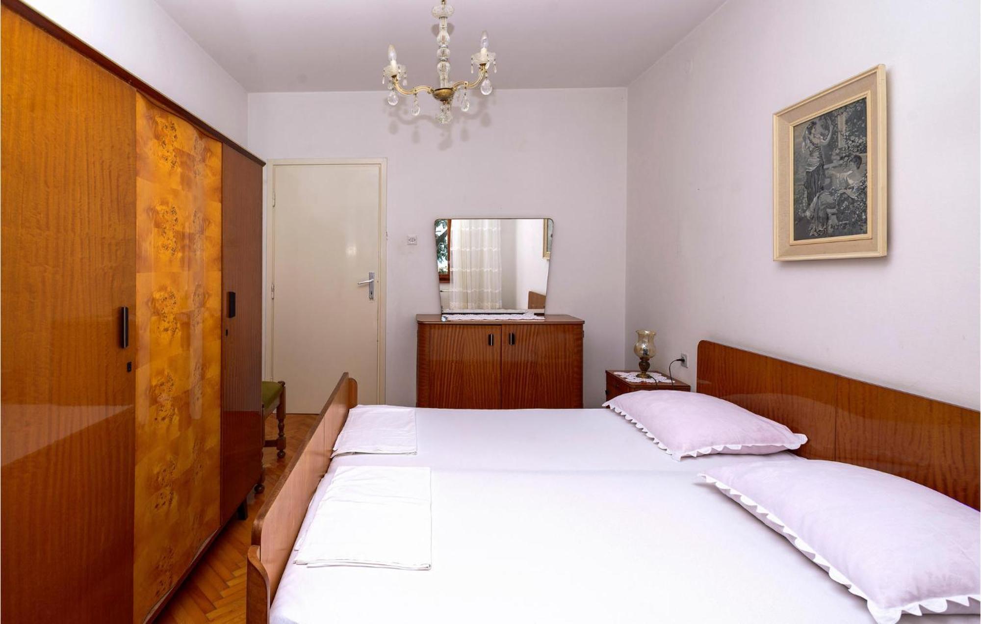 3 Bedroom Beautiful Apartment In Senj เซนญ์ ภายนอก รูปภาพ